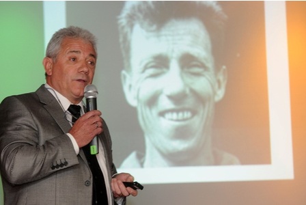 Kevin Keegan with a picture of Jack Brownsword at the Winterton Iron fundraising evening in memory of the Scunthorpe United legend